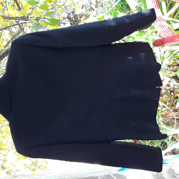 Tahari Blazer, Black, EXCELLENT condition!! - Picture 3 of 4